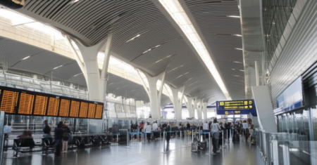 Dubai Airport Faces Major Disruptions After Reported Iran Strikes Dubai Airport Faces Major Disruptions After Reported Iran Strikes